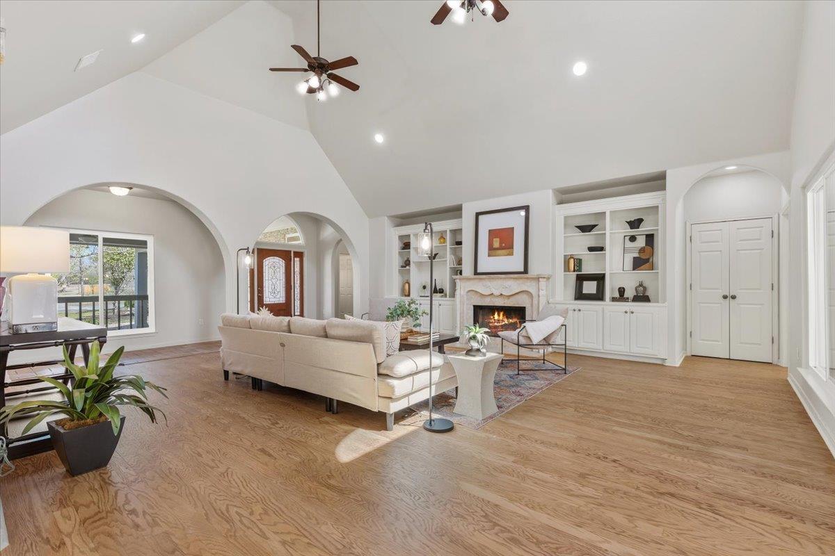 187 Stephen F Austin Blvd Property Photo 8