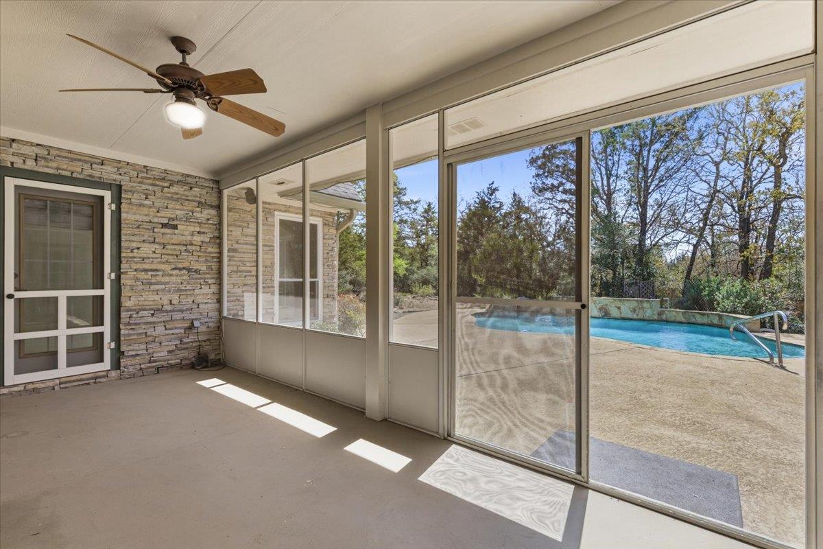 187 Stephen F Austin Blvd Property Photo 26