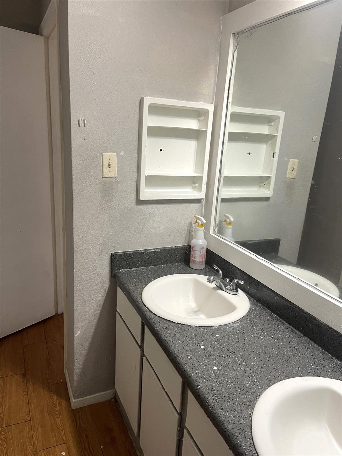 1902 West Loop #b-1 Property Photo 14
