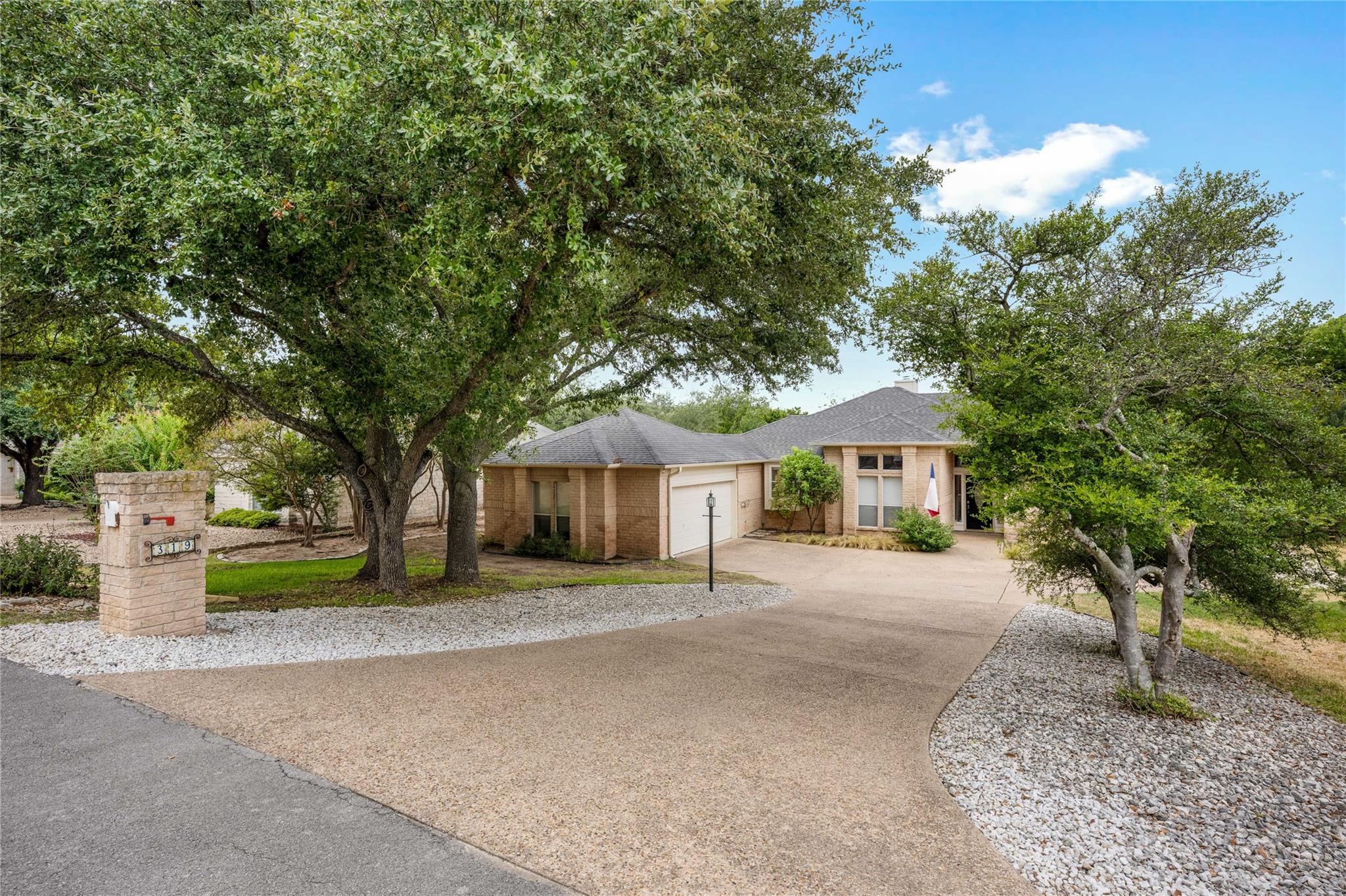 319 Copperleaf Rd Property Photo 1