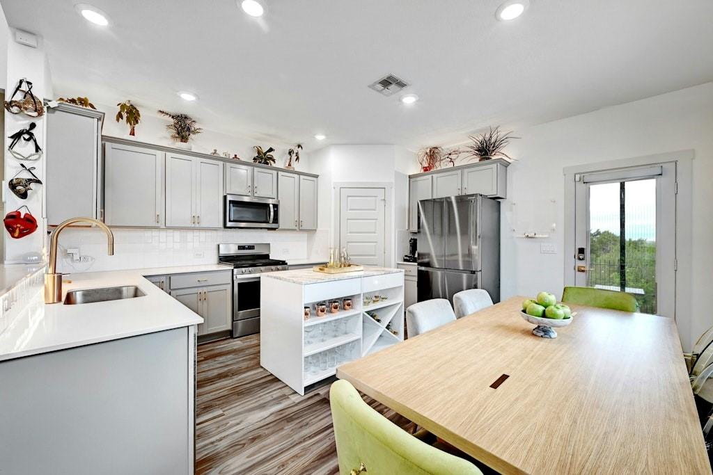 7705 Saddle Up Dr Property Photo 4