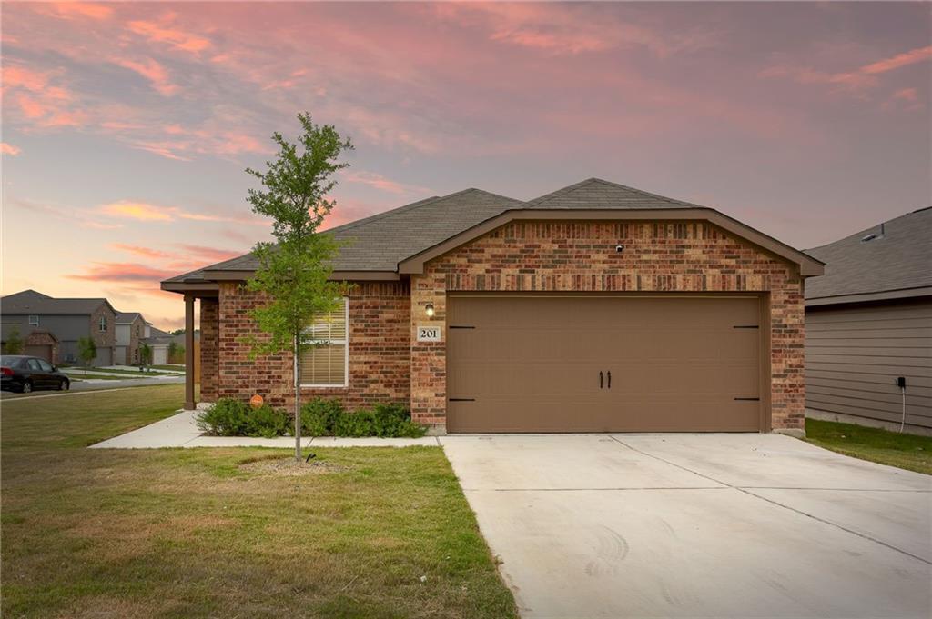 201 Crescent Park Dr Property Photo
