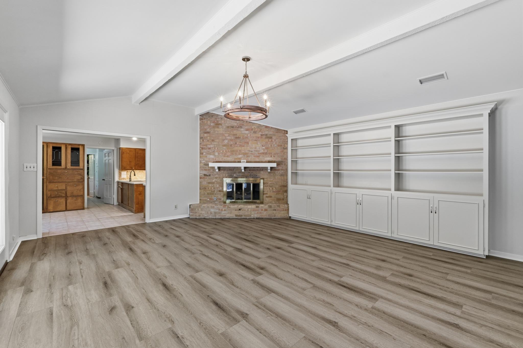 2802 Pecos St Property Photo 3