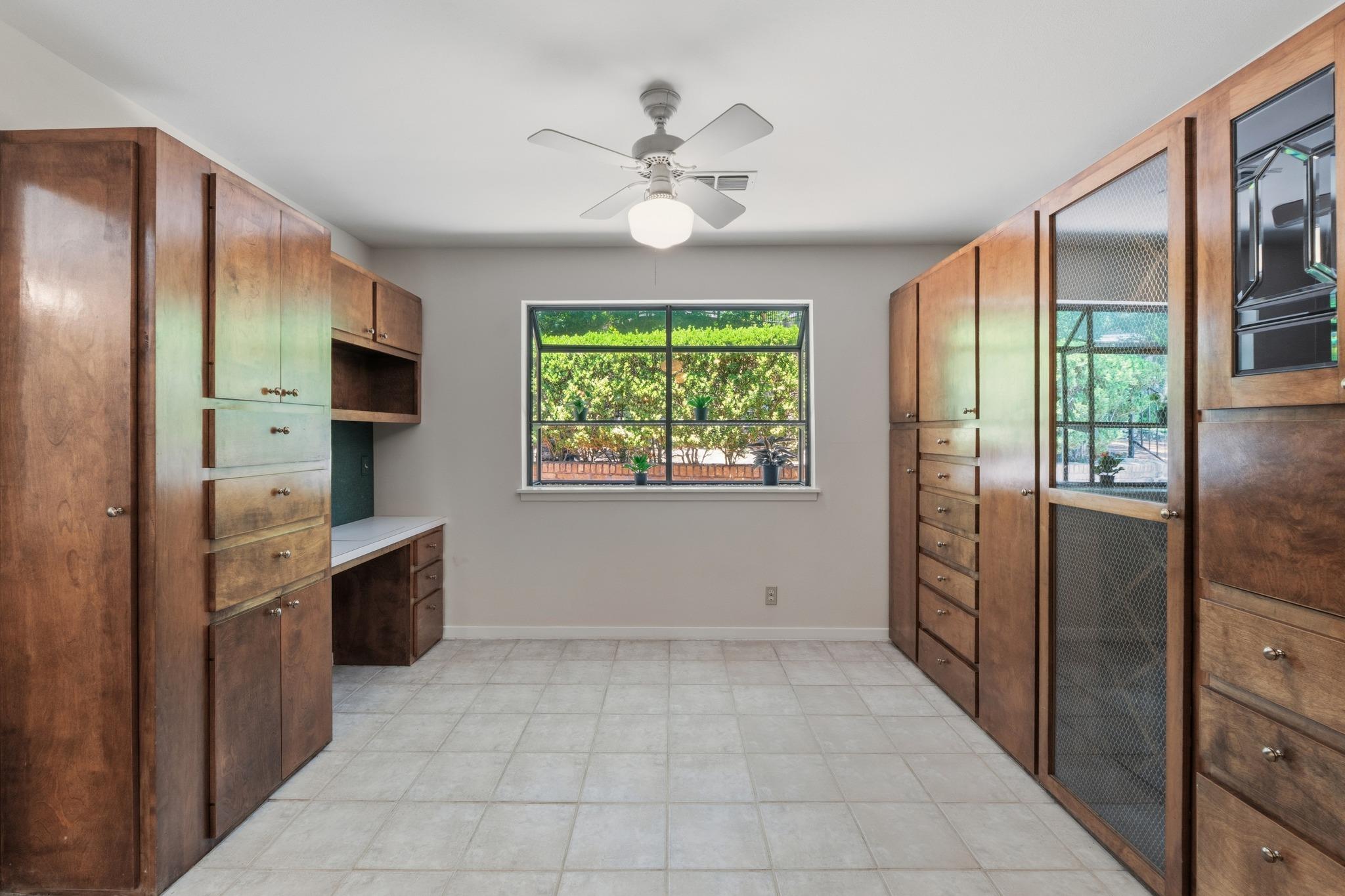 2802 Pecos St Property Photo 10