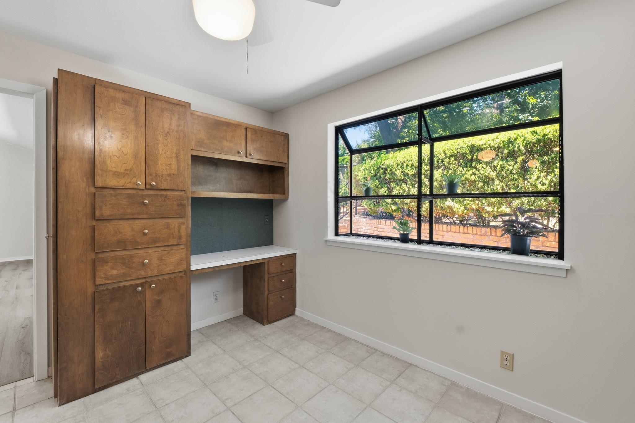 2802 Pecos St Property Photo 11