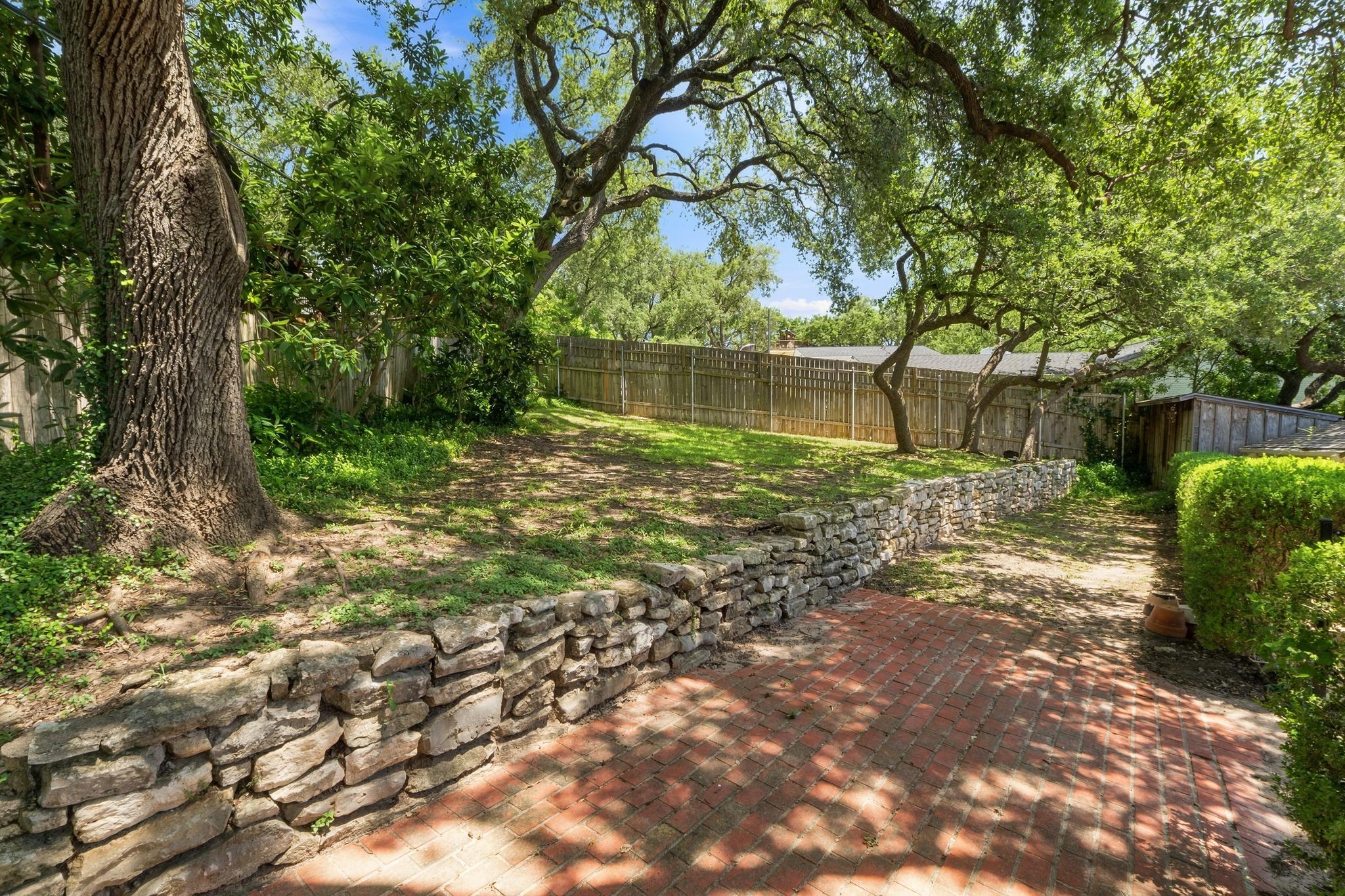 2802 Pecos St Property Photo 31