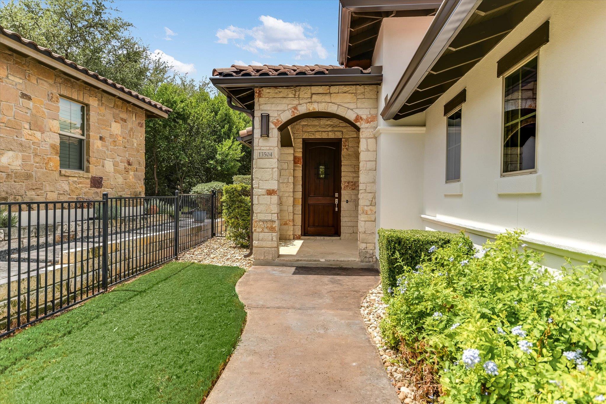 13504 Golden Wave Loop #51 Property Photo 4