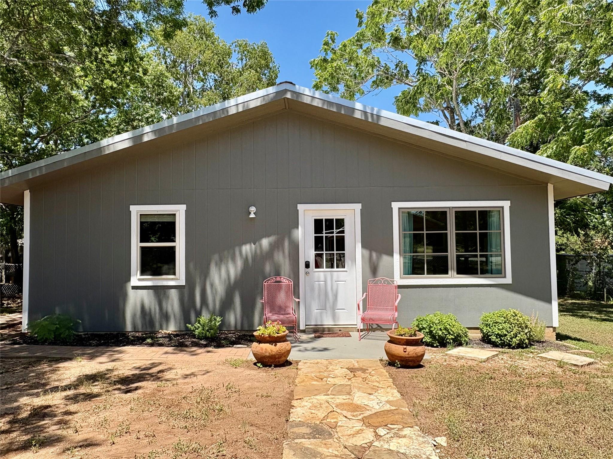 503 E Bluebonnet Ln Property Photo 1