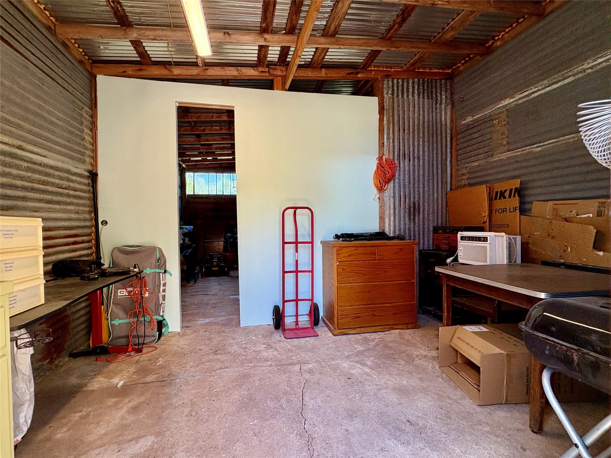 503 E Bluebonnet Ln Property Photo 17