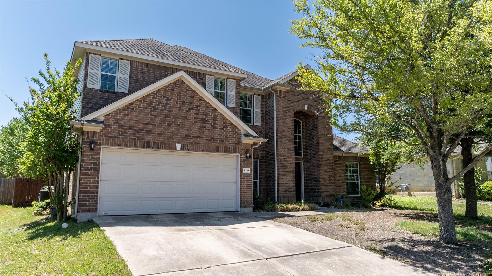 1419 Amberwood Loop Property Photo 1