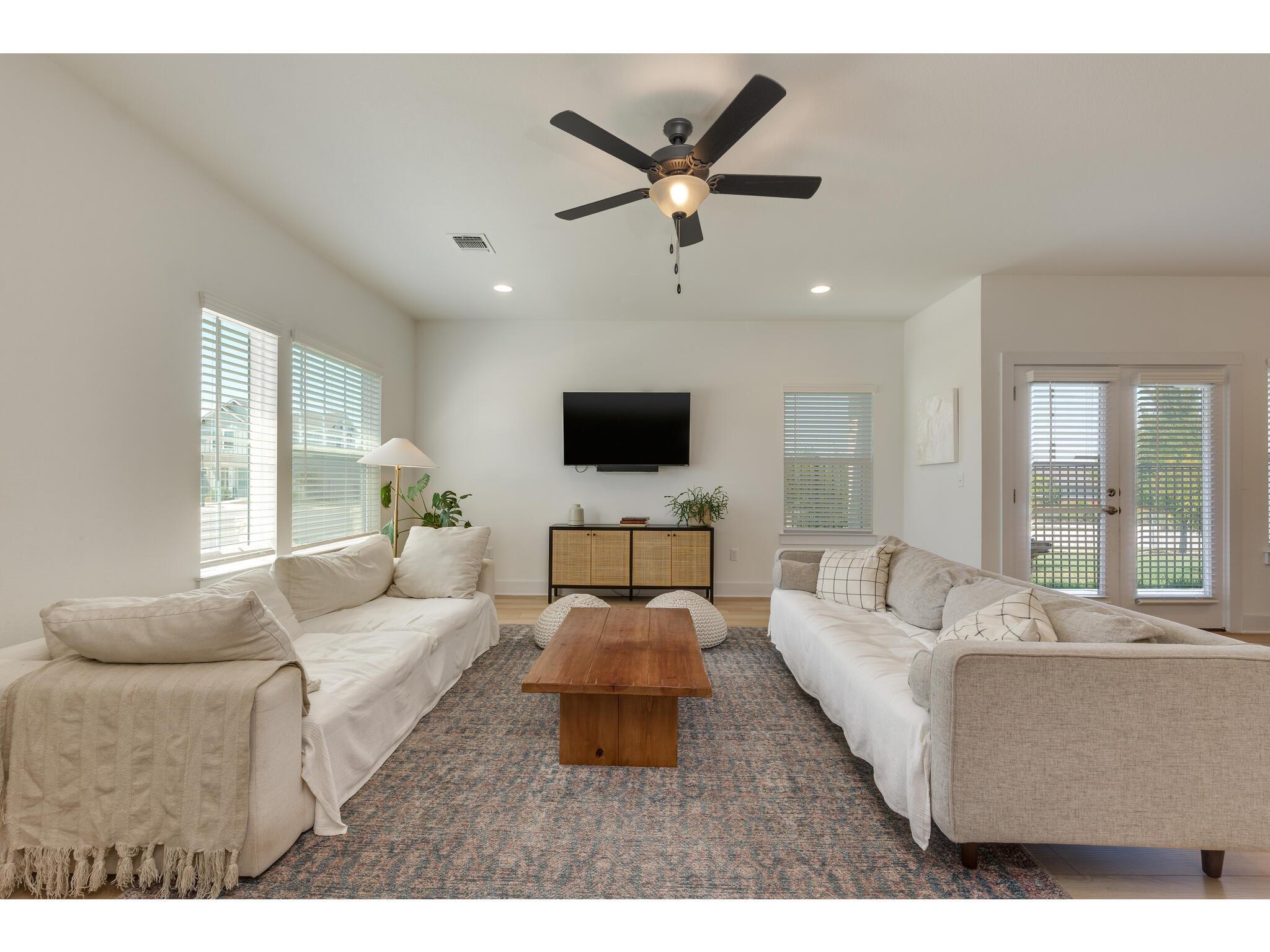 8801 Looksee Ln Property Photo 1