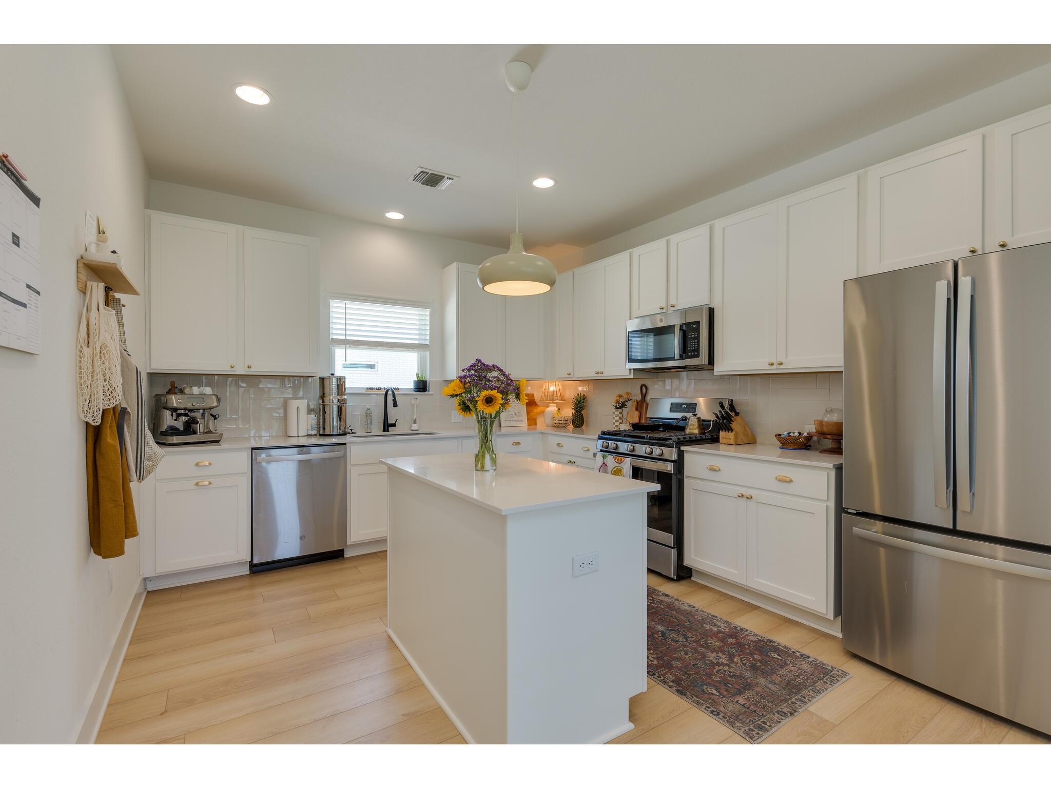8801 Looksee Ln Property Photo 7