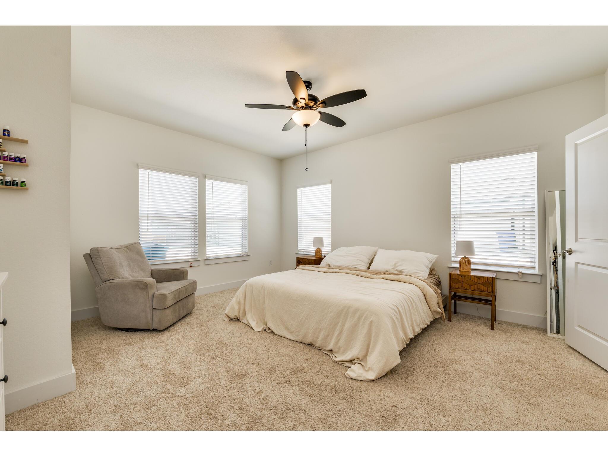 8801 Looksee Ln Property Photo 11
