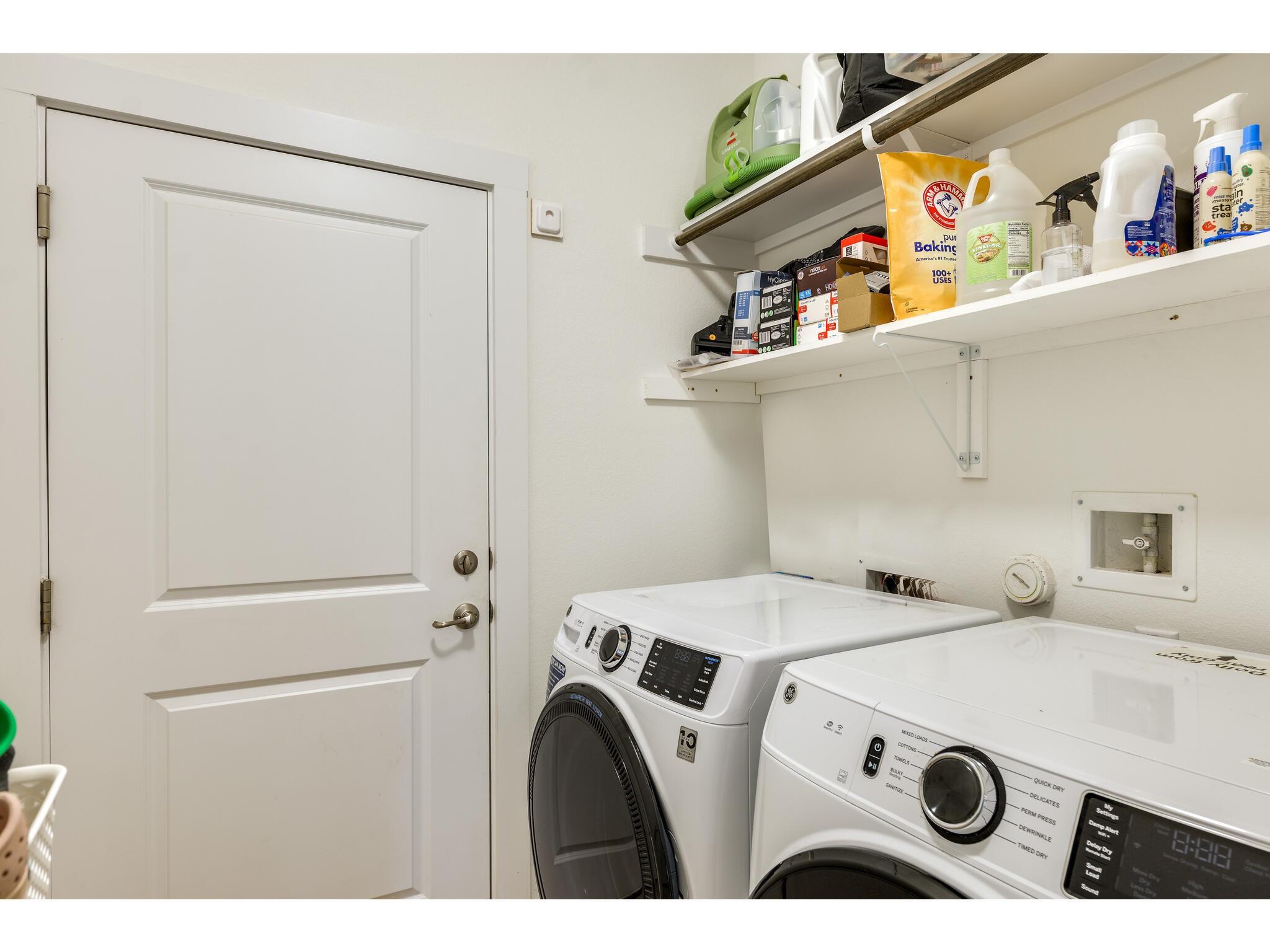 8801 Looksee Ln Property Photo 15