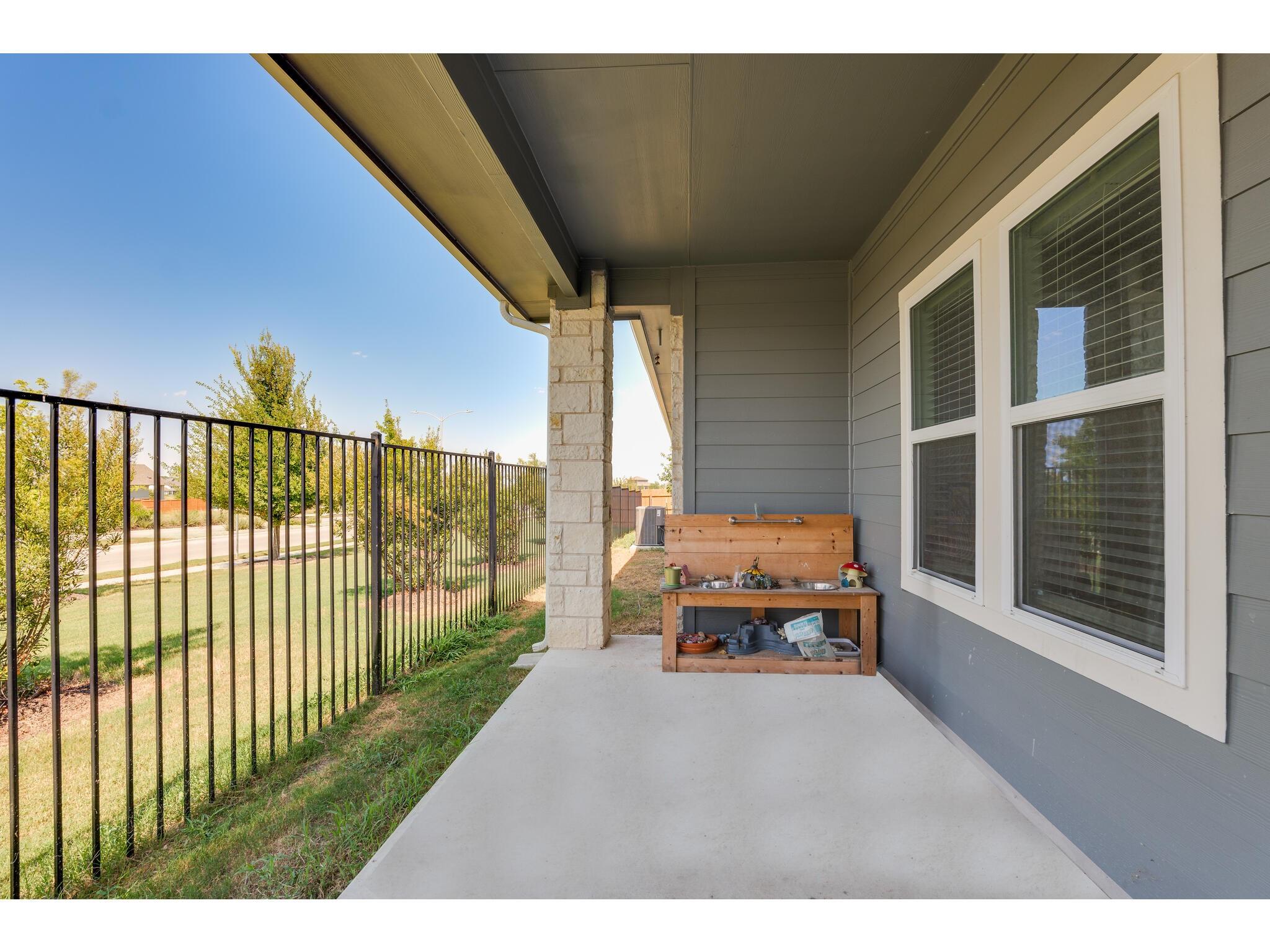 8801 Looksee Ln Property Photo 17