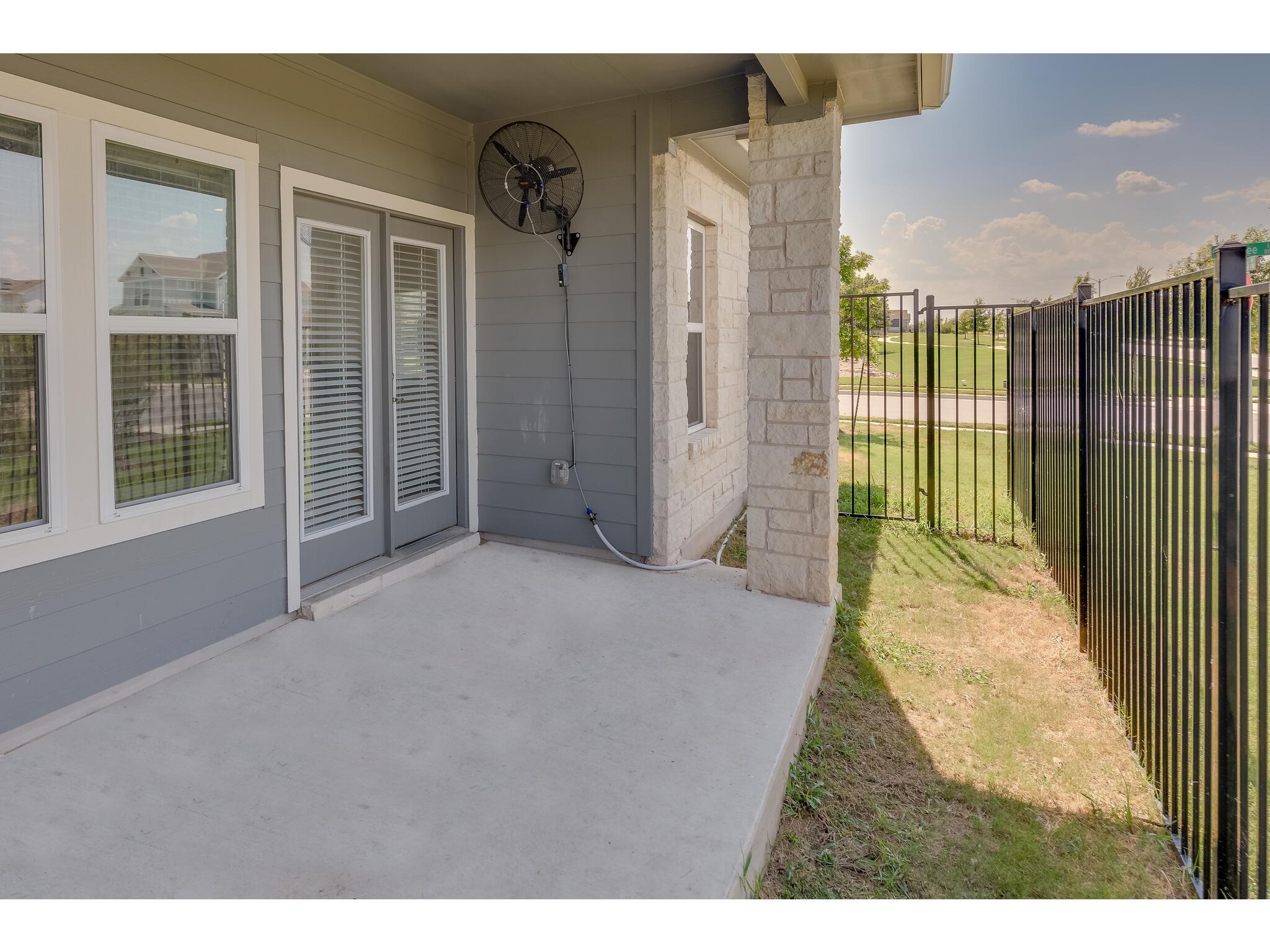 8801 Looksee Ln Property Photo 18