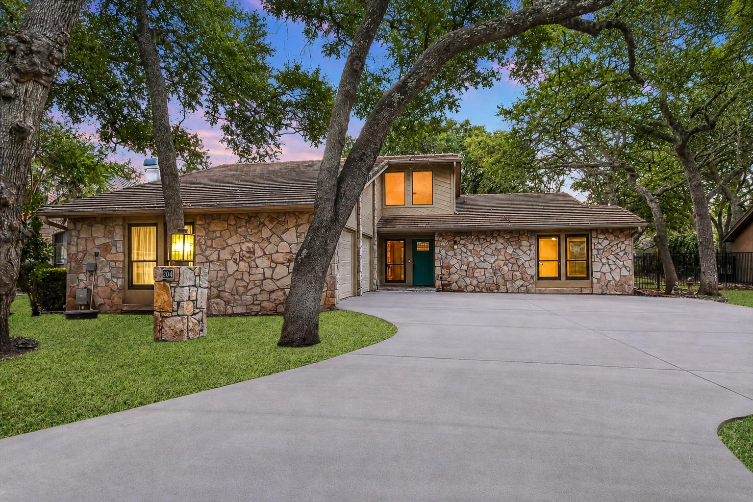 204 Blue Ground None Property Photo 1