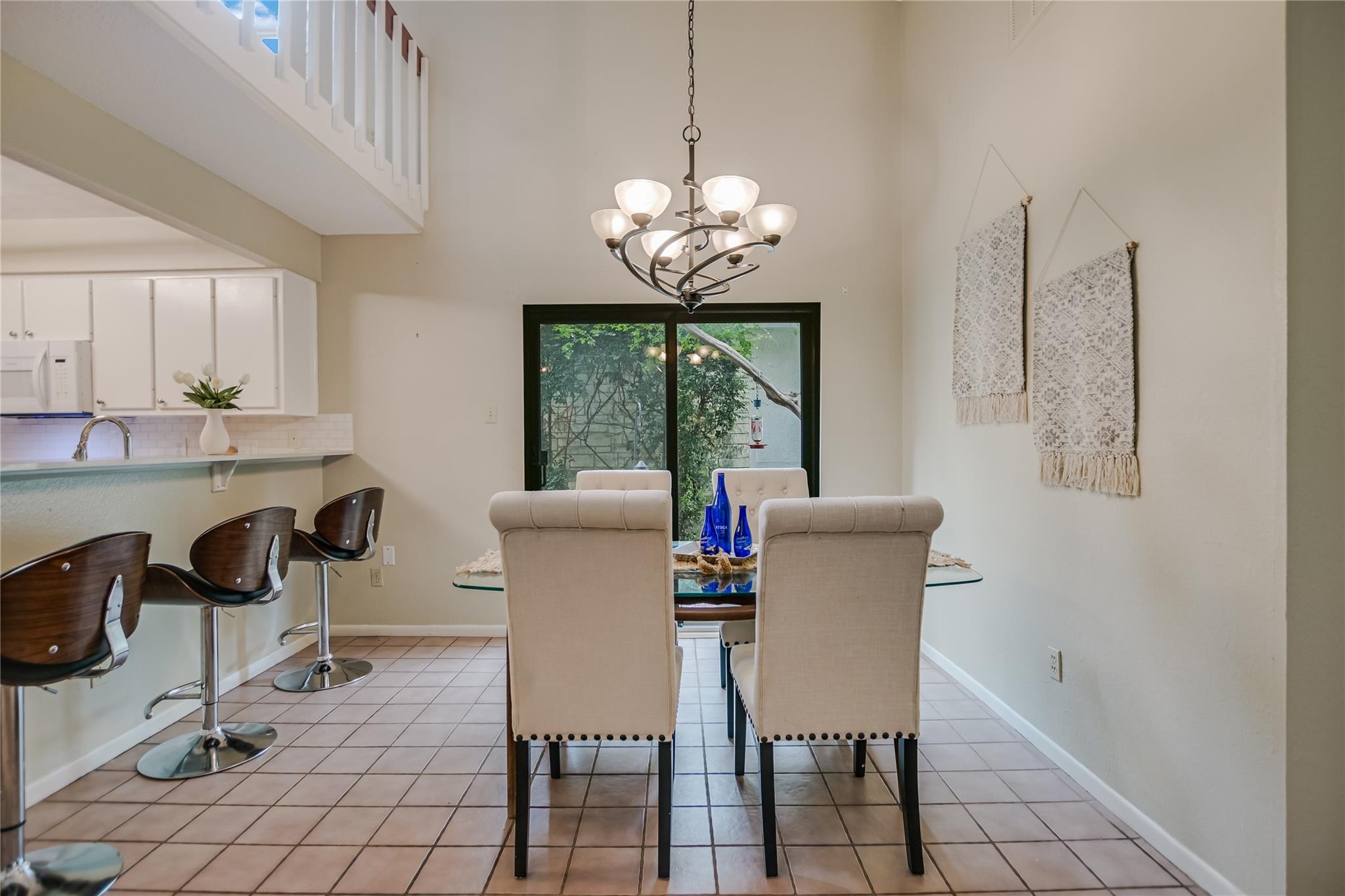 204 Blue Ground None Property Photo 8