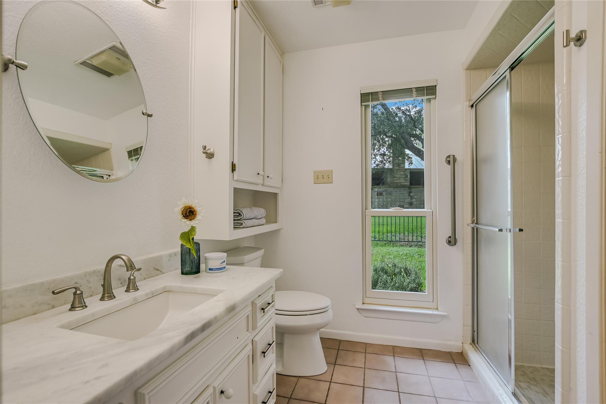 204 Blue Ground None Property Photo 13