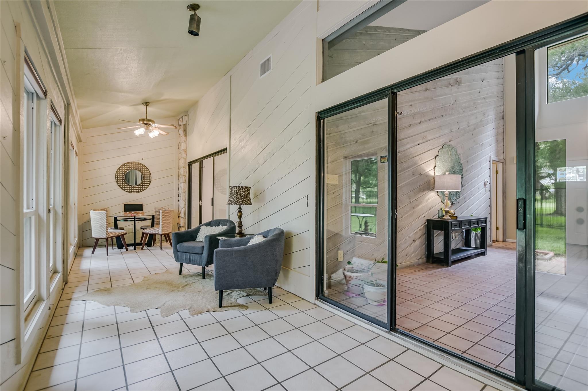 204 Blue Ground None Property Photo 15