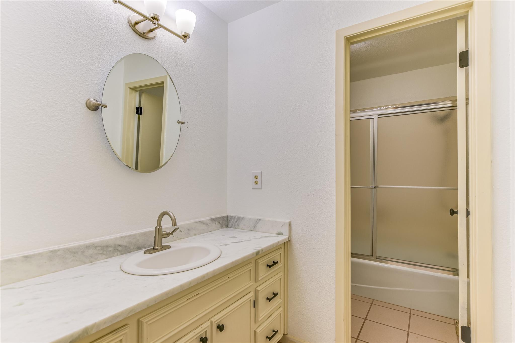 204 Blue Ground None Property Photo 21