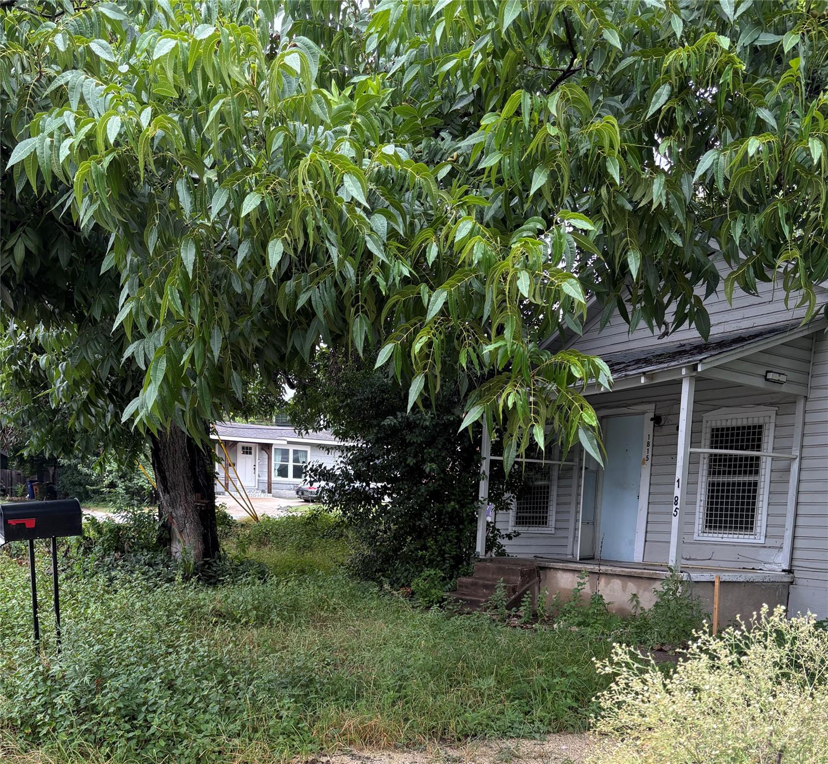 1815 Singleton Ave Property Photo 1