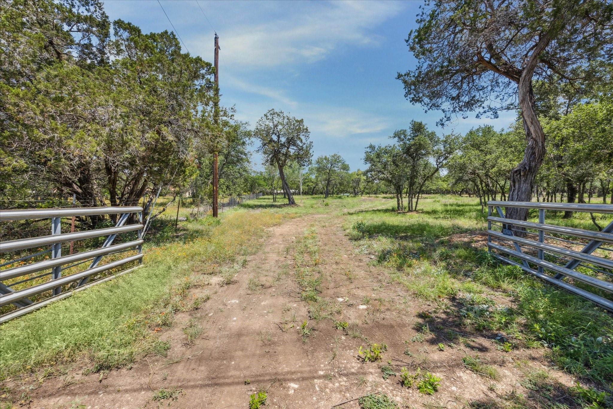 16043 Pool Canyon Rd Property Photo 4