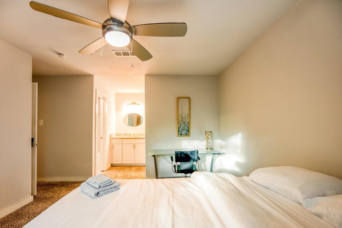 2603 Parker Ln B Property Photo 20