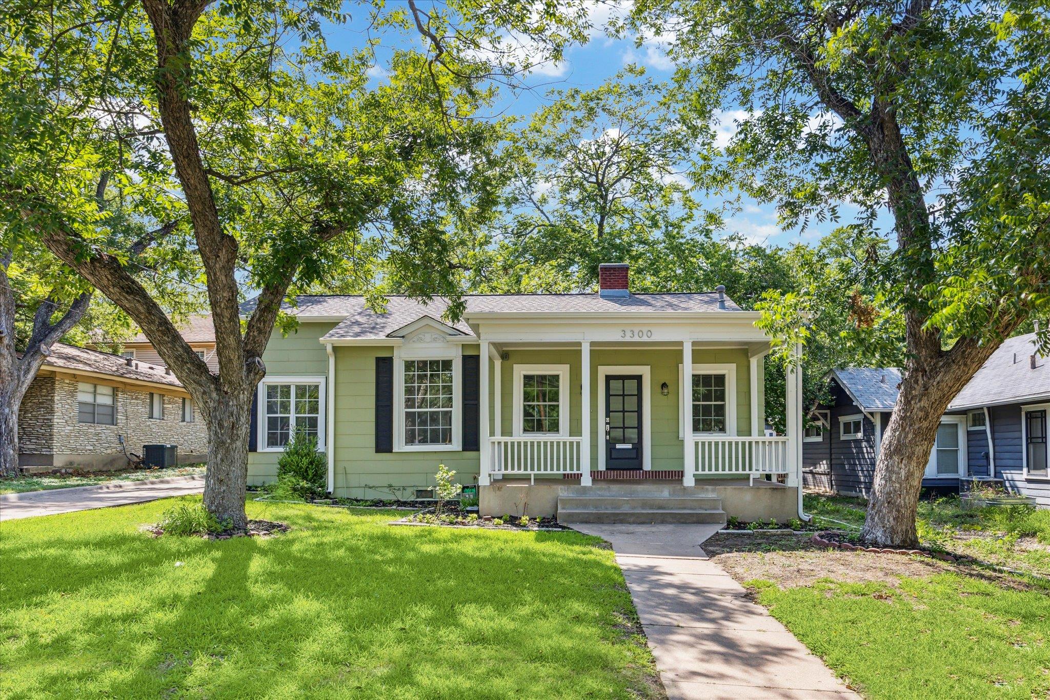3300 Harris Park Ave Property Photo 1