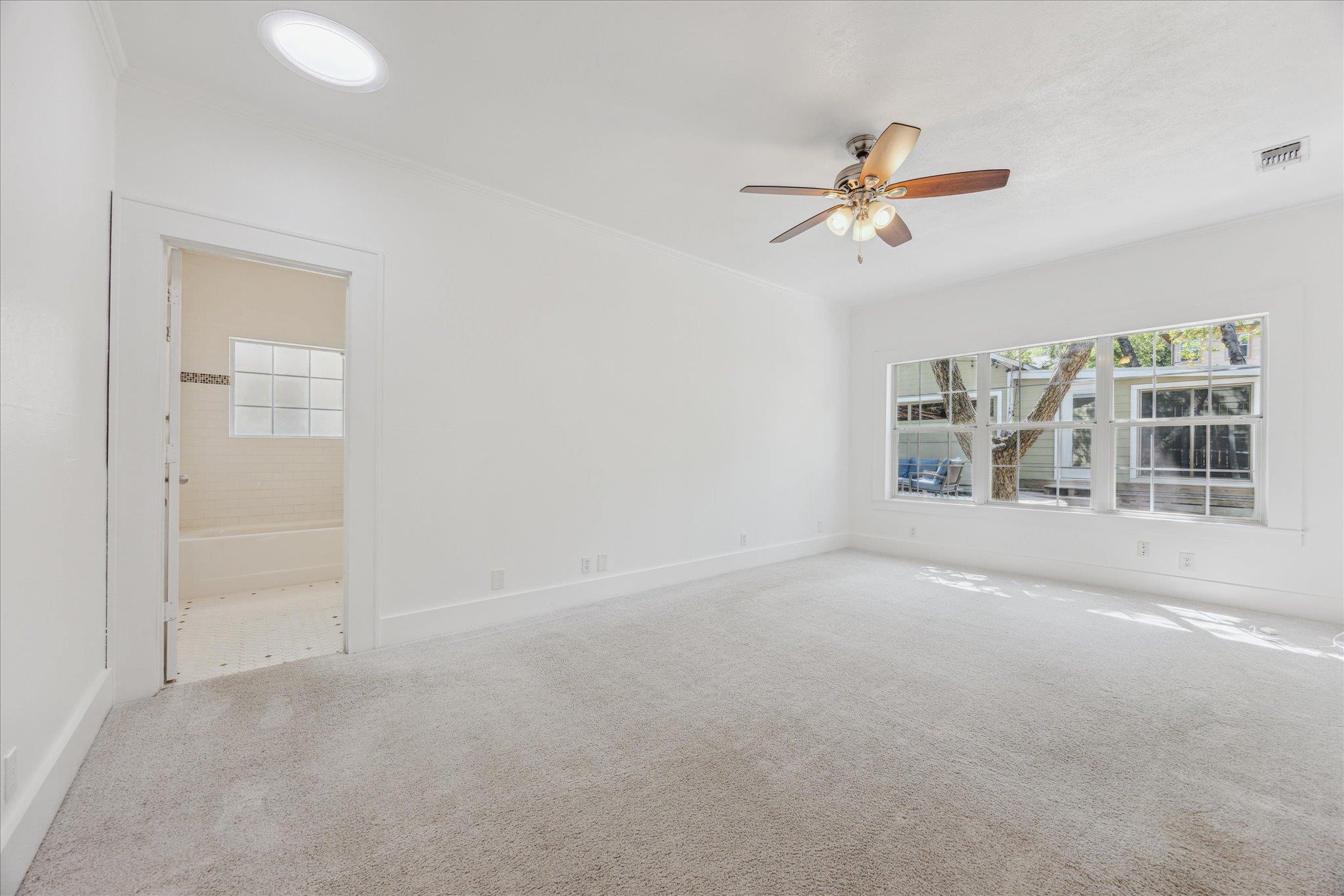 3300 Harris Park Ave Property Photo 9