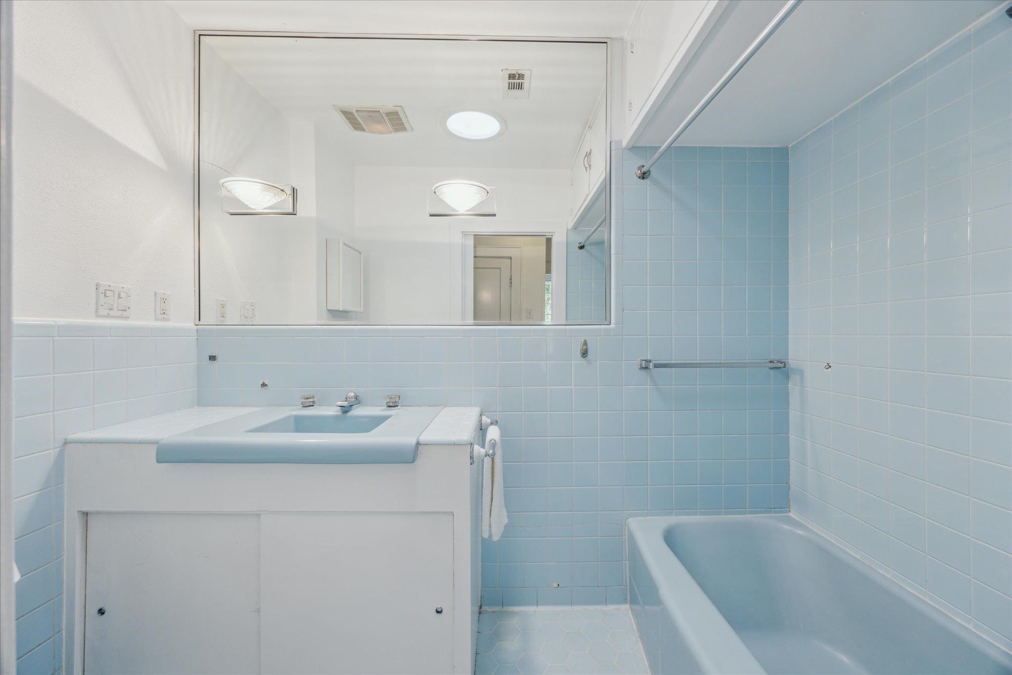 3300 Harris Park Ave Property Photo 12
