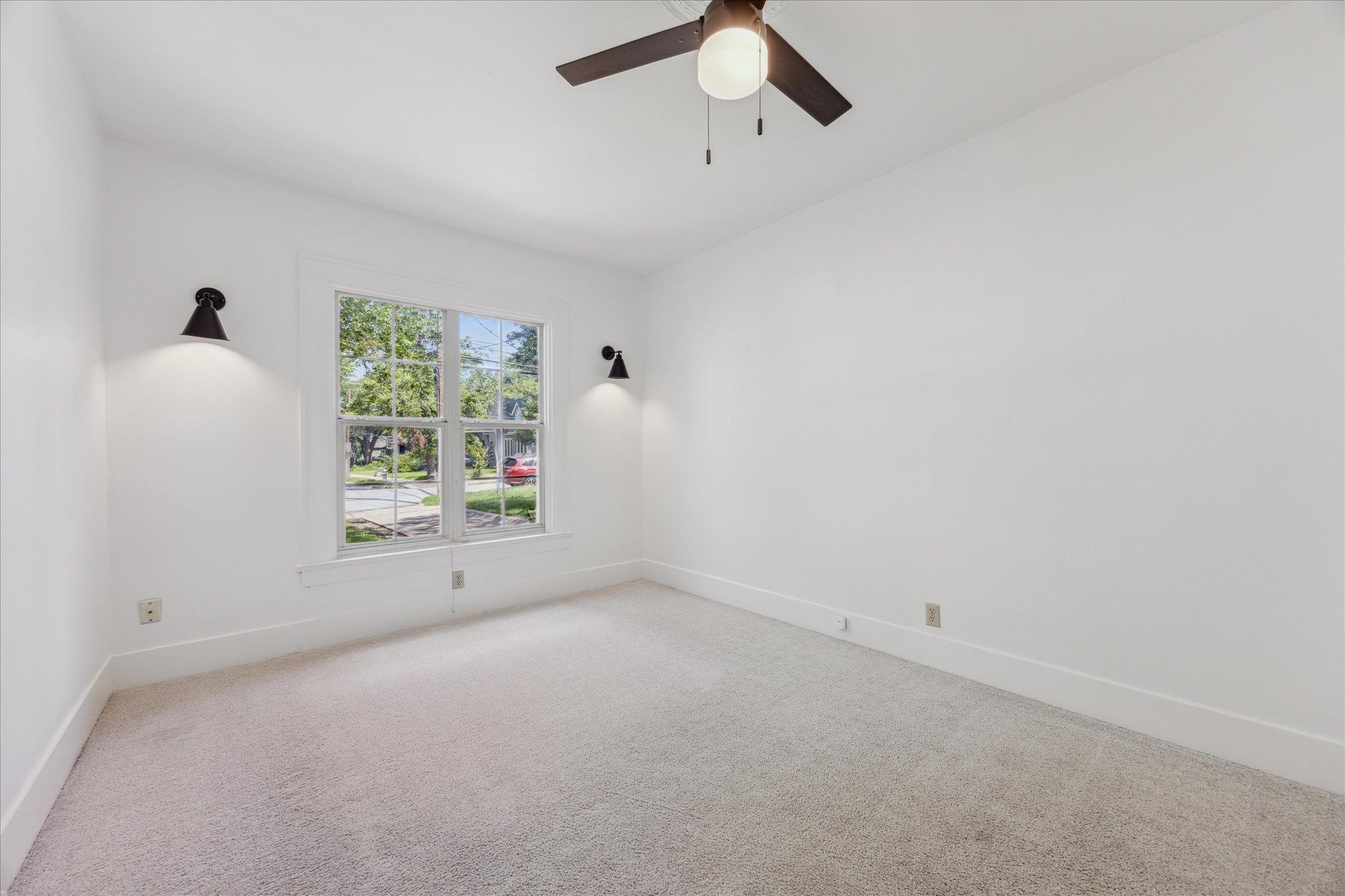 3300 Harris Park Ave Property Photo 13