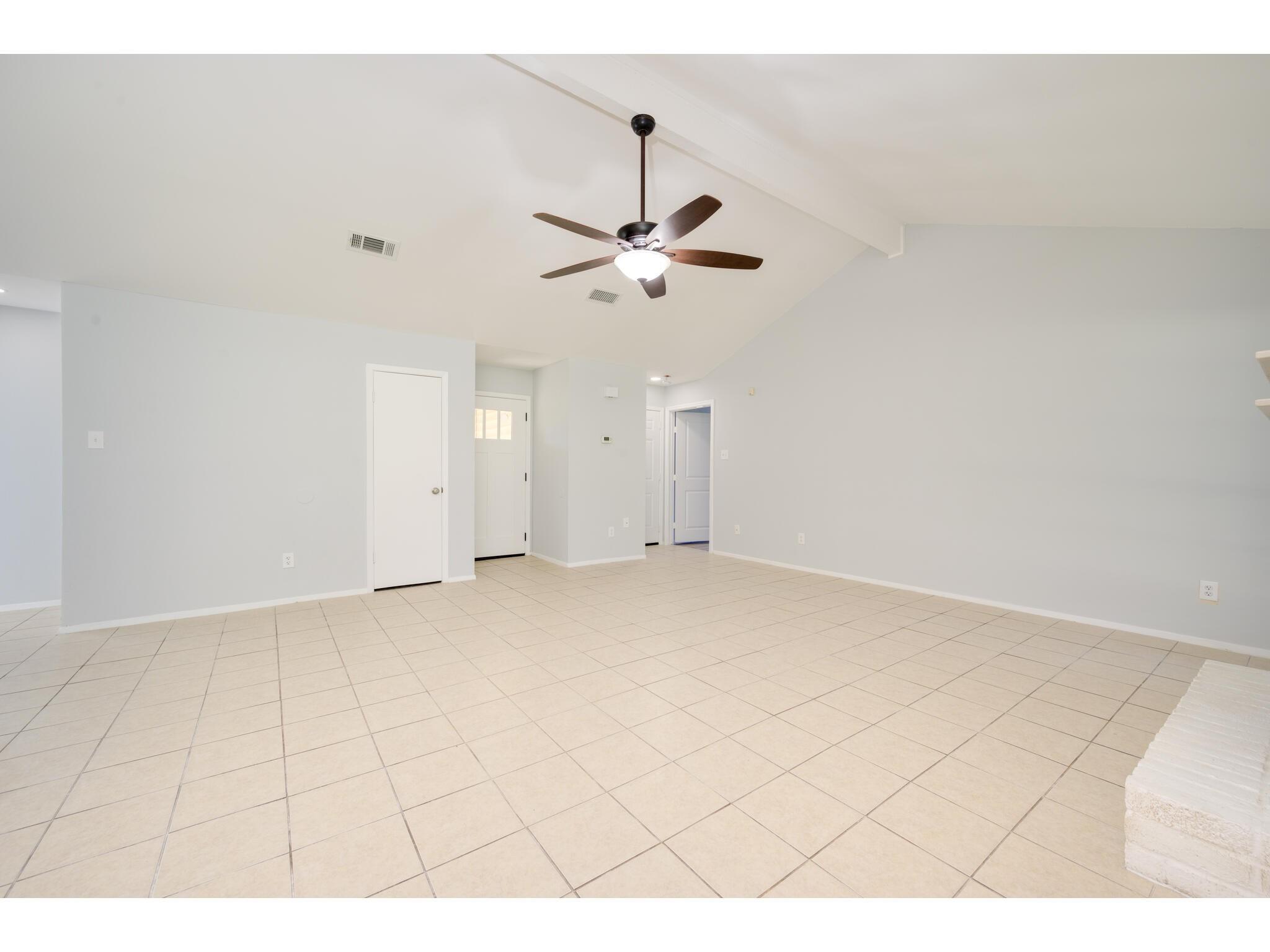 2104 Magazine St Property Photo 6
