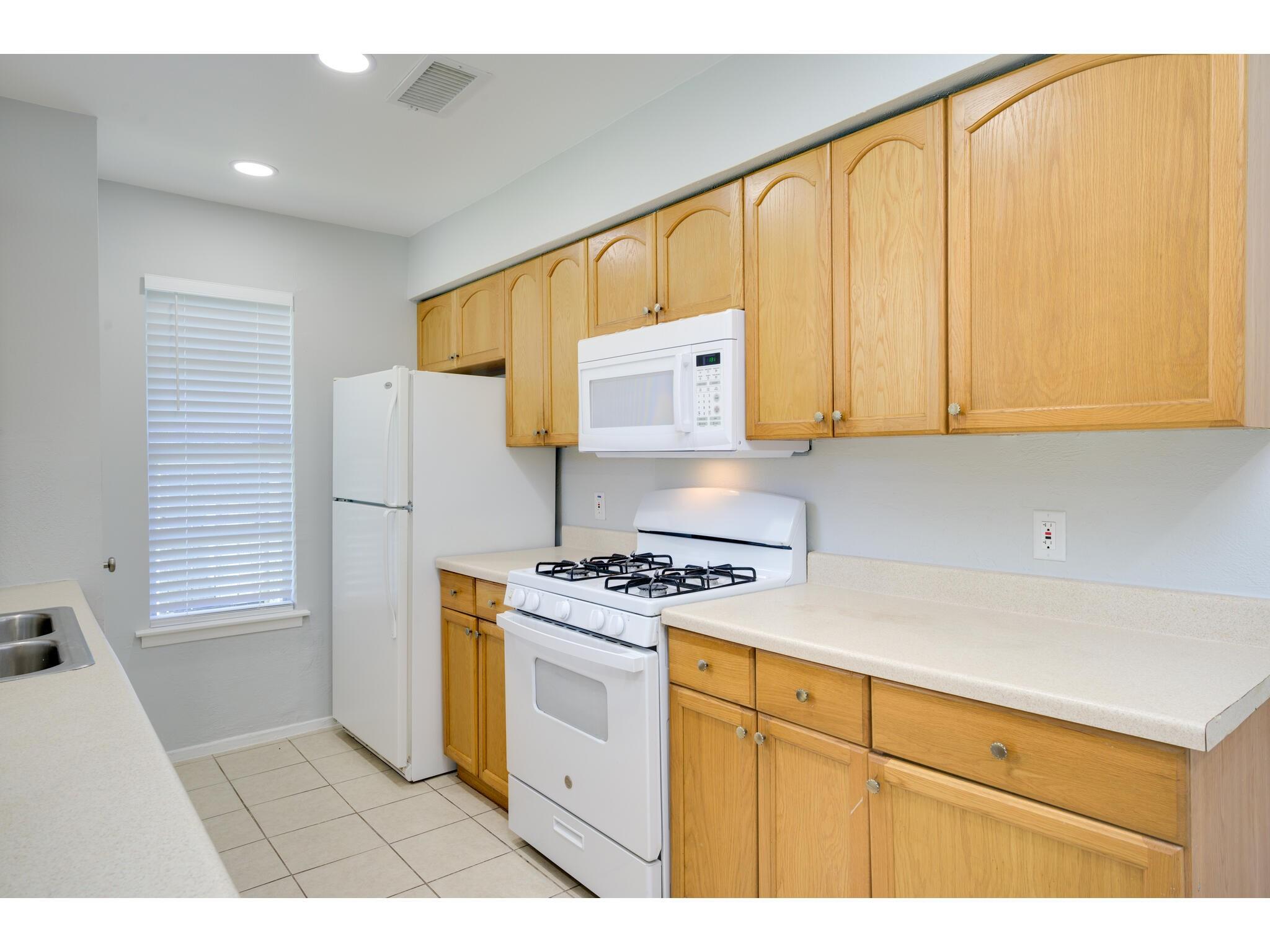 2104 Magazine St Property Photo 9