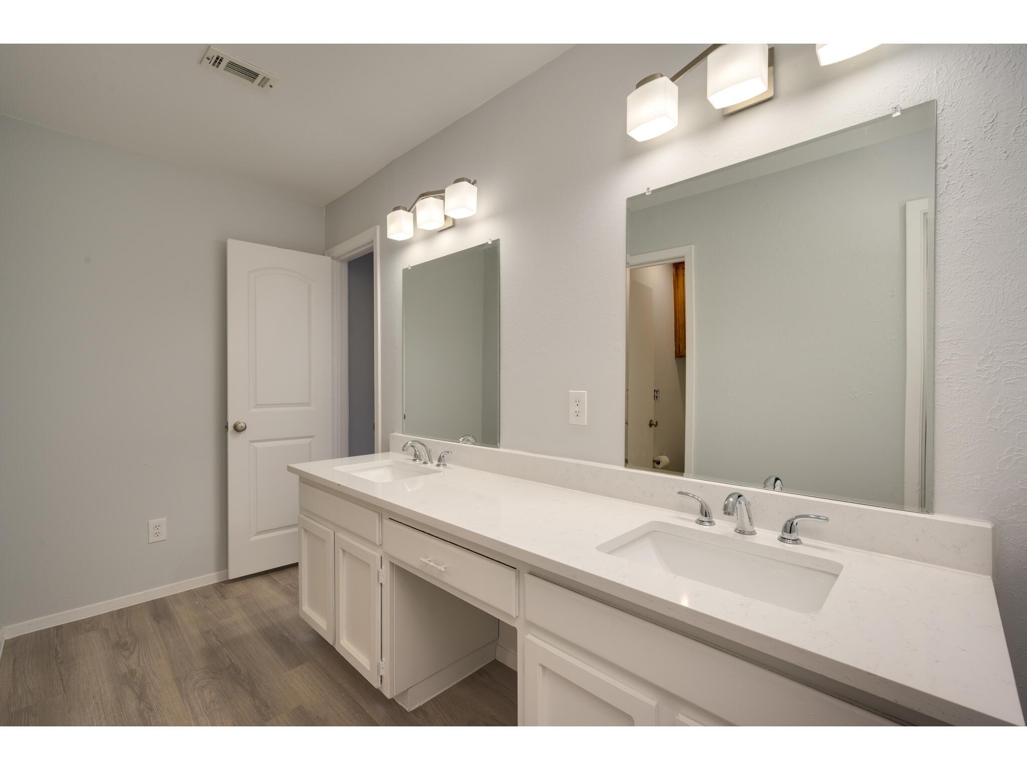 2104 Magazine St Property Photo 20