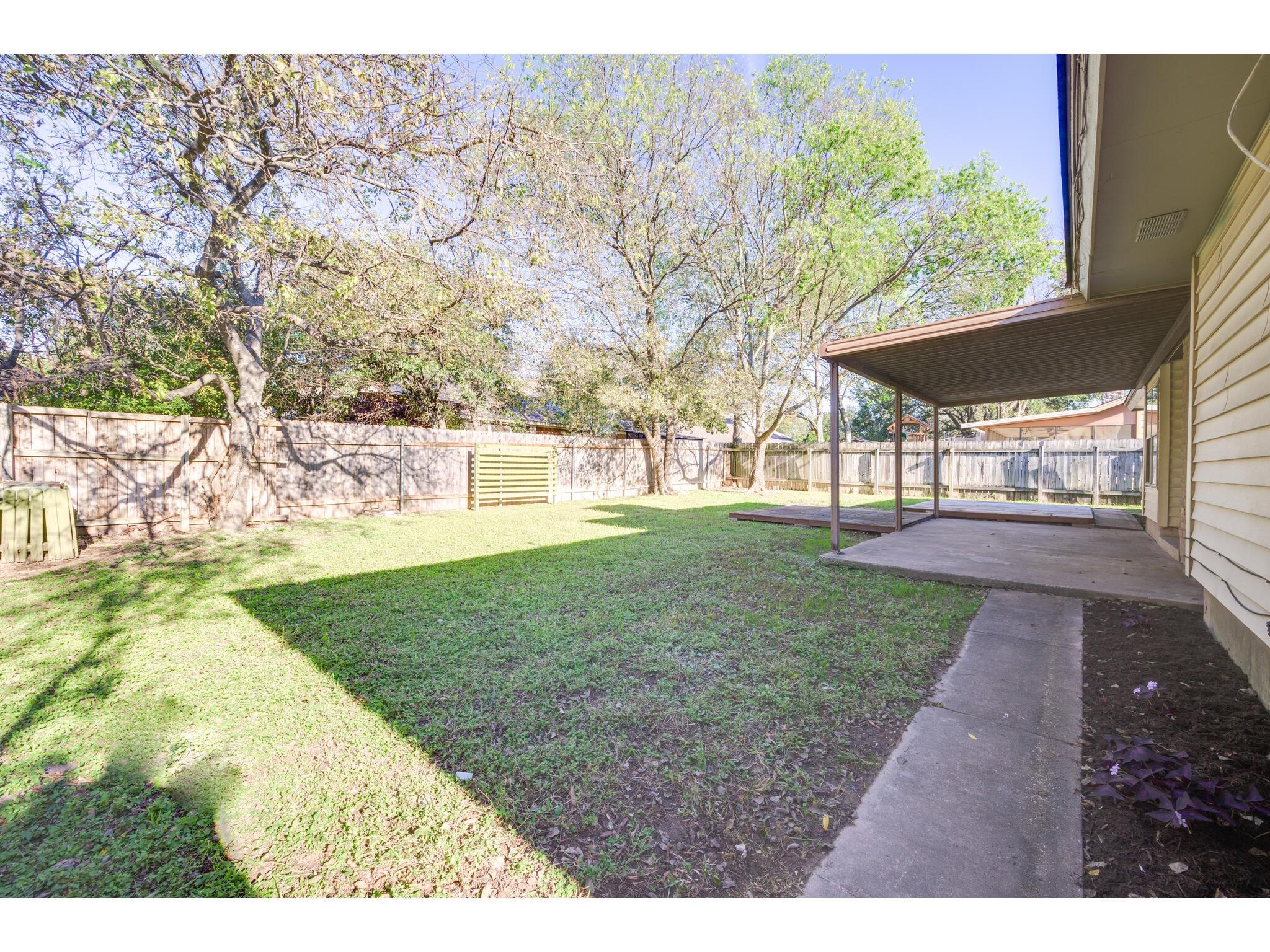 2104 Magazine St Property Photo 25