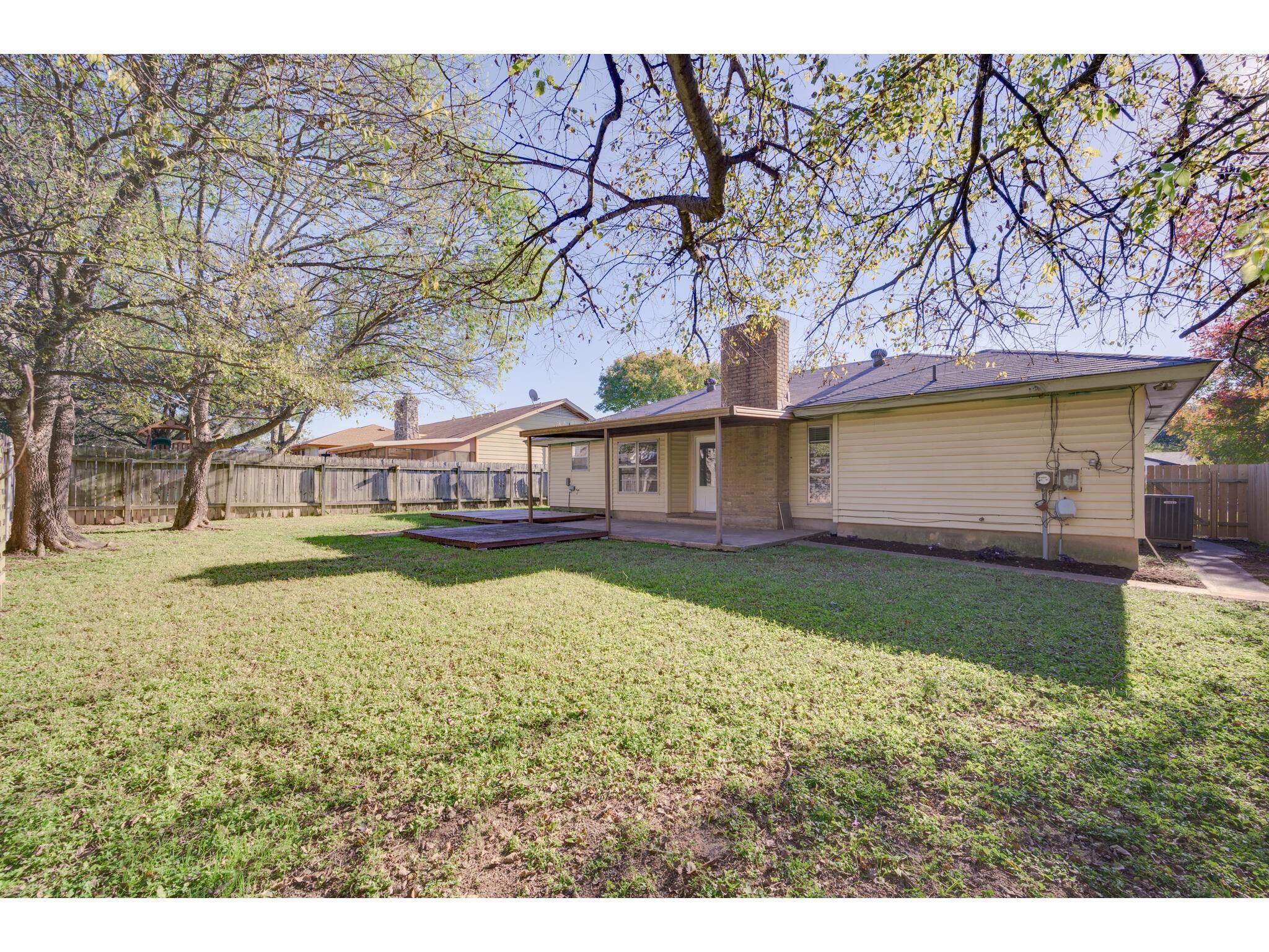 2104 Magazine St Property Photo 26
