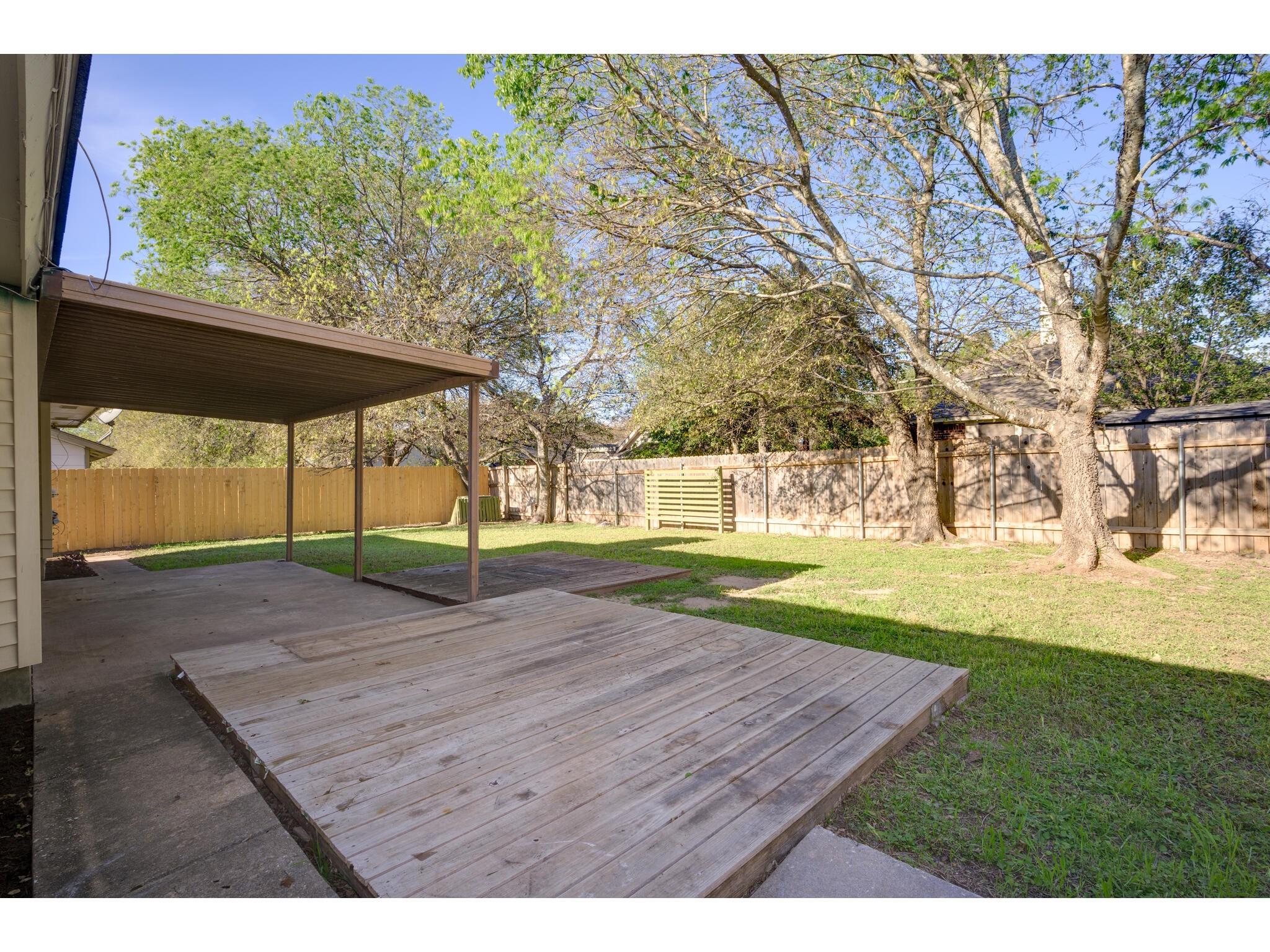 2104 Magazine St Property Photo 28