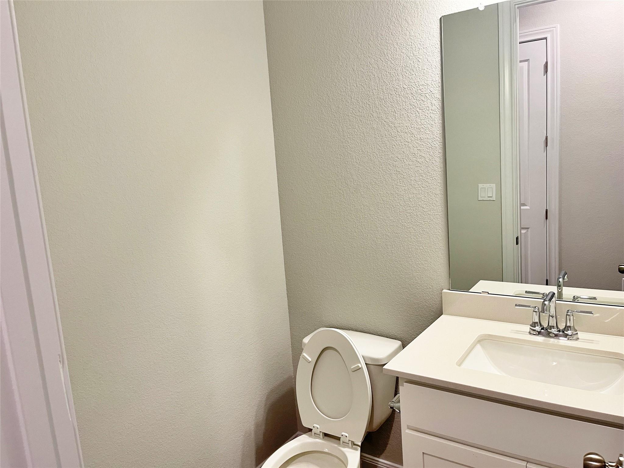 240 Revere Dr Property Photo 8