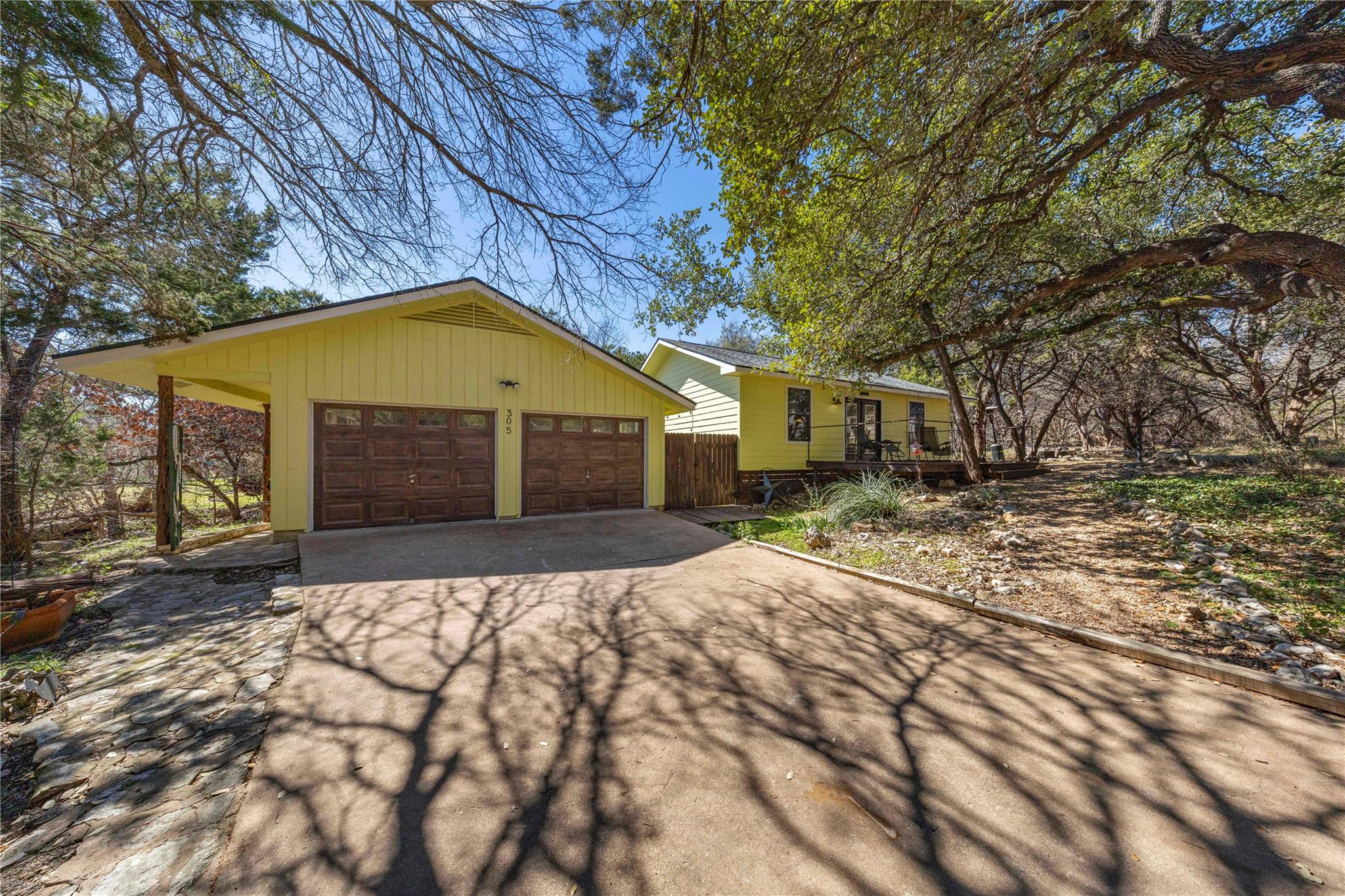 305 Clear Springs Rd Property Photo