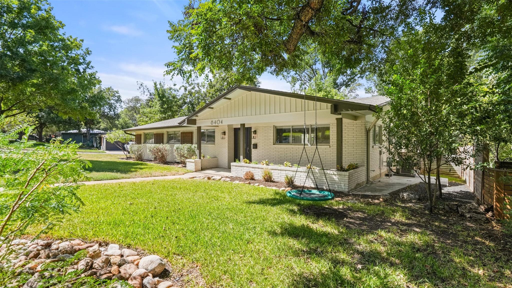 6404 Shoal Creek Blvd Property Photo 2