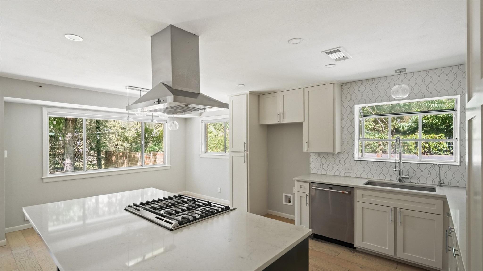6404 Shoal Creek Blvd Property Photo 4