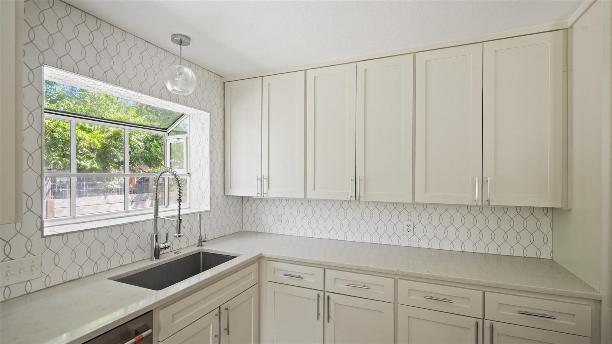 6404 Shoal Creek Blvd Property Photo 8