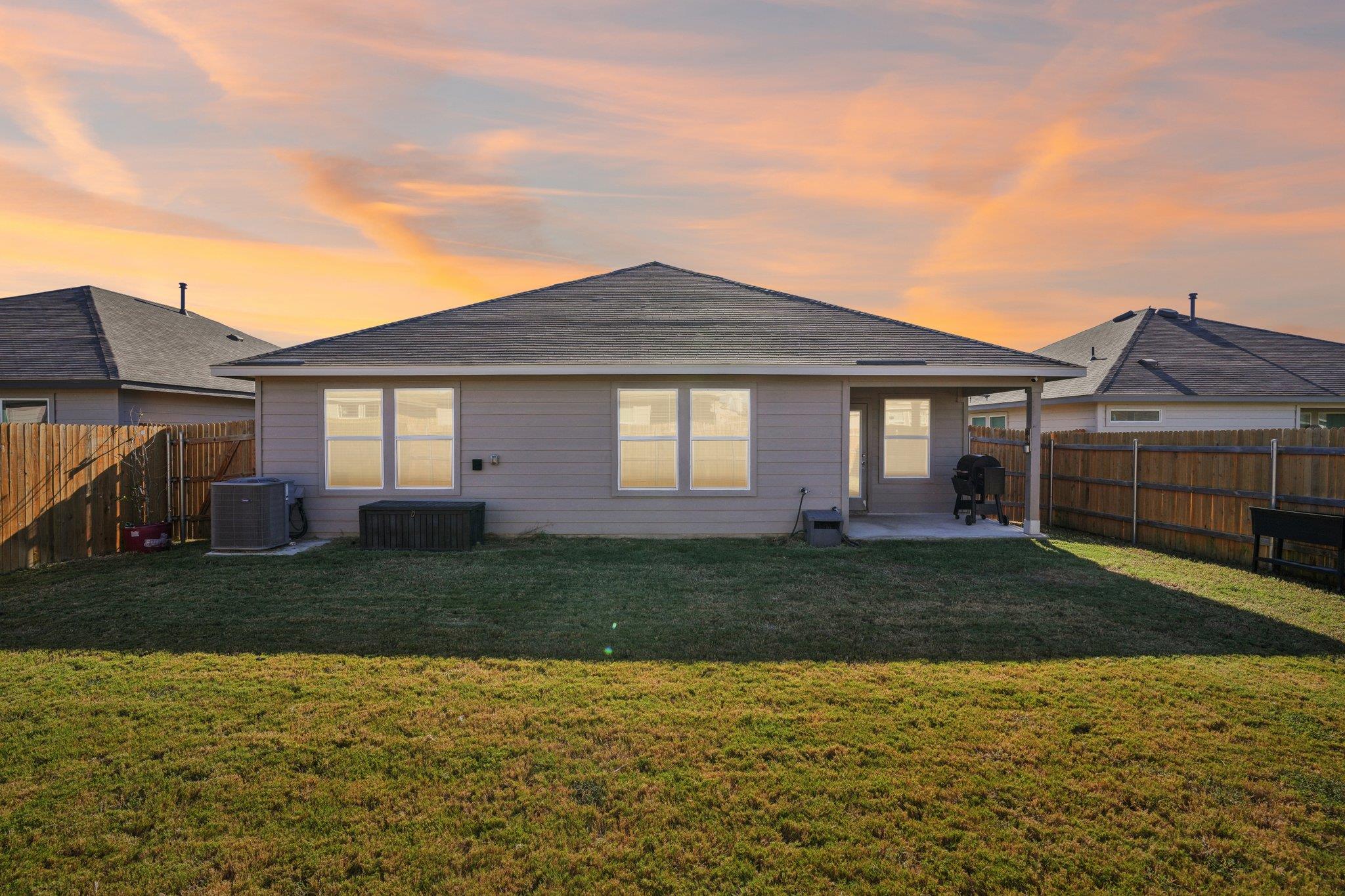 1428 Redwood Crk Property Photo 4