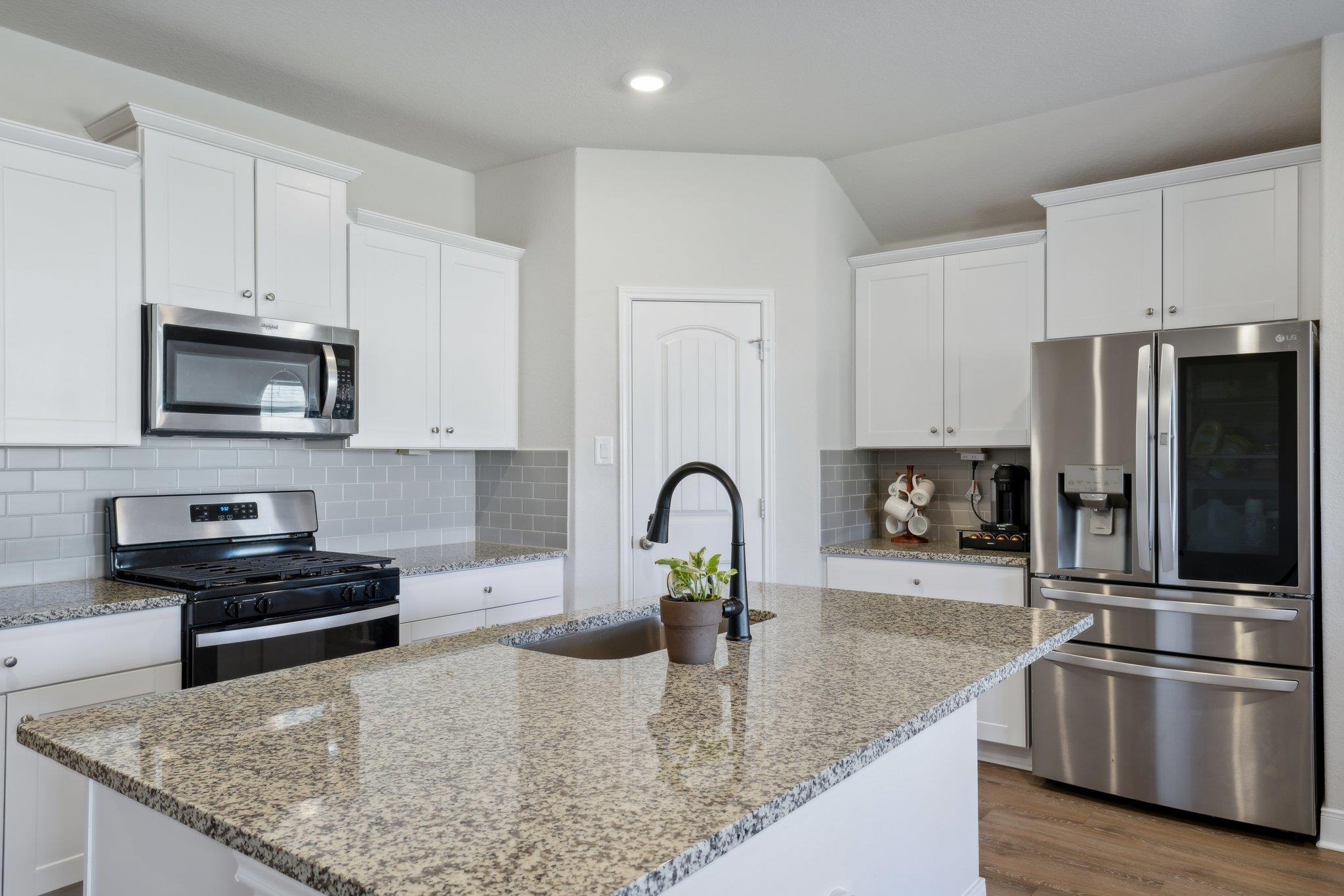 1428 Redwood Crk Property Photo 16