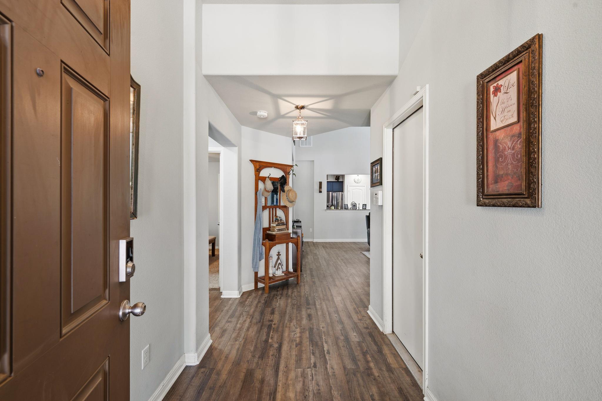233 San Matteo St Property Photo 4