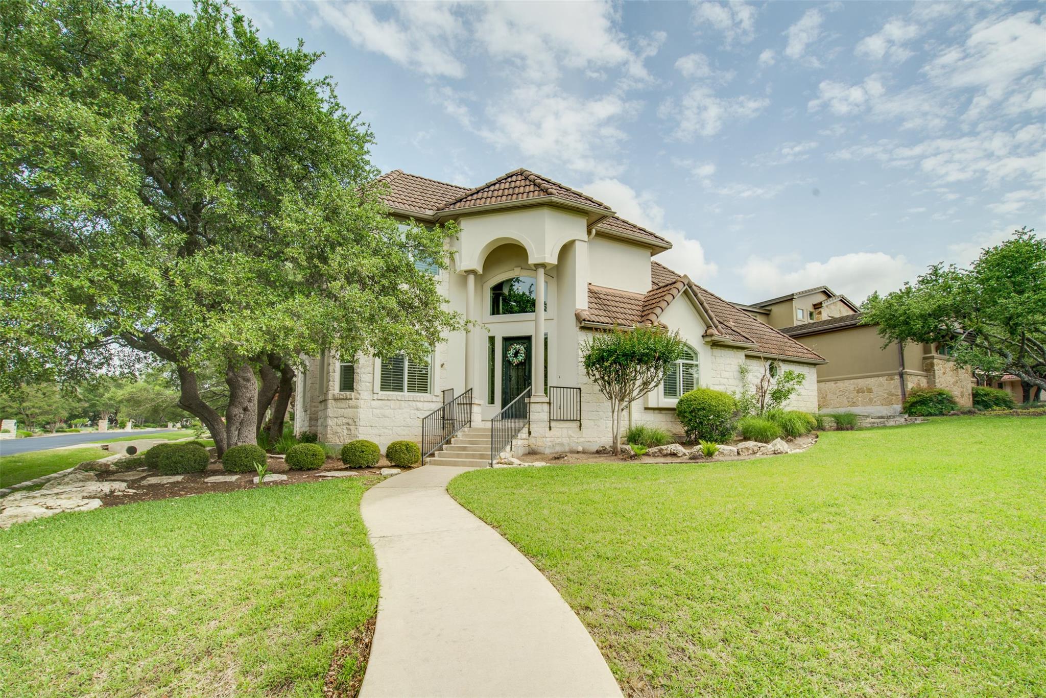 18 Glenway Dr Property Photo 2
