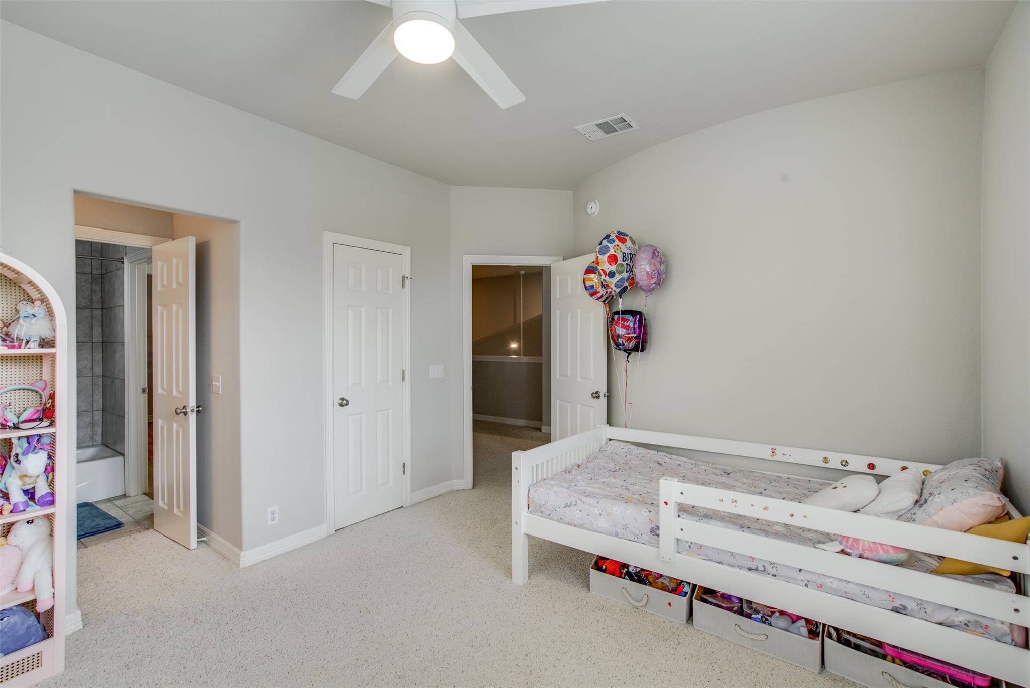 18 Glenway Dr Property Photo 15