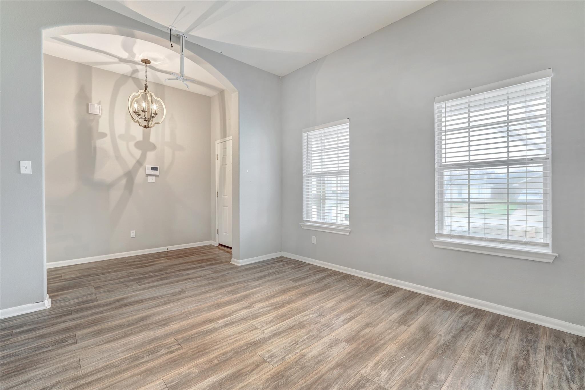 1307 Ridgewood Dr Property Photo 5