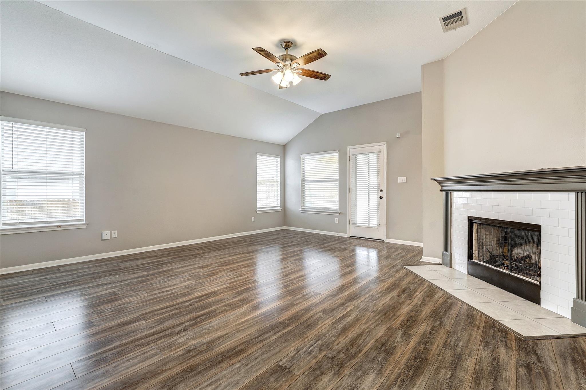 1307 Ridgewood Dr Property Photo 8